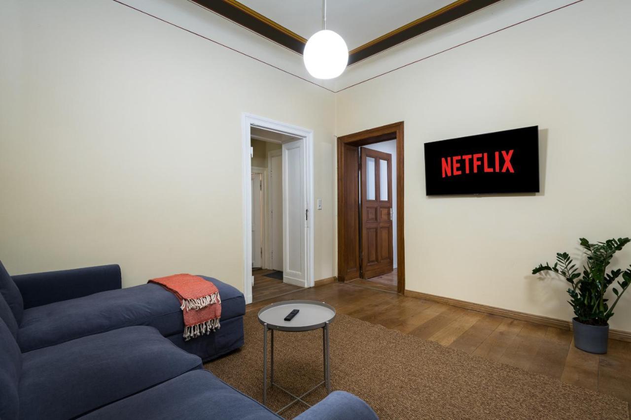 Super Zentral Super Schoener Altbau In Moabit Rostockerstrasse Im Herzen Von Berlin Fuer Bis Zu 6 Personen Dış mekan fotoğraf