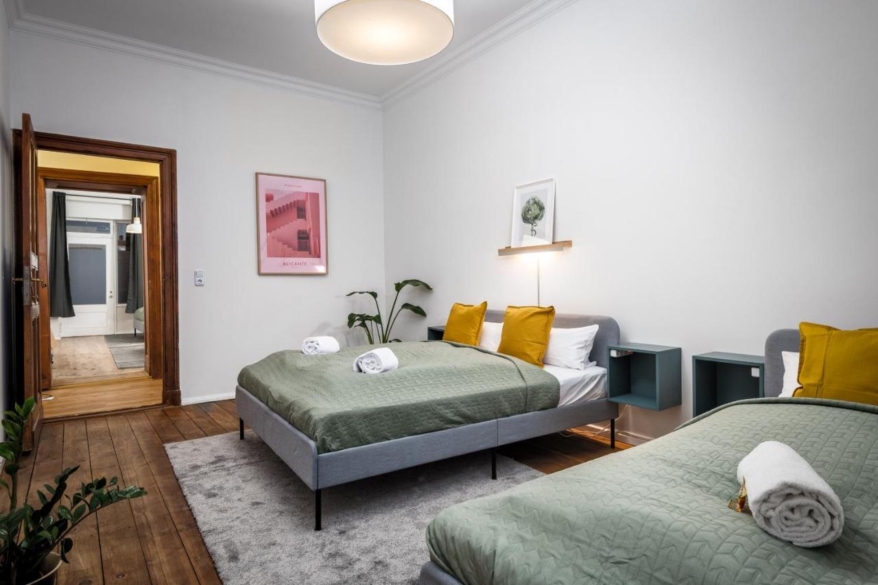 Super Zentral Super Schoener Altbau In Moabit Rostockerstrasse Im Herzen Von Berlin Fuer Bis Zu 6 Personen Dış mekan fotoğraf